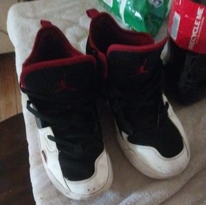 Jardons black and red and white there men's